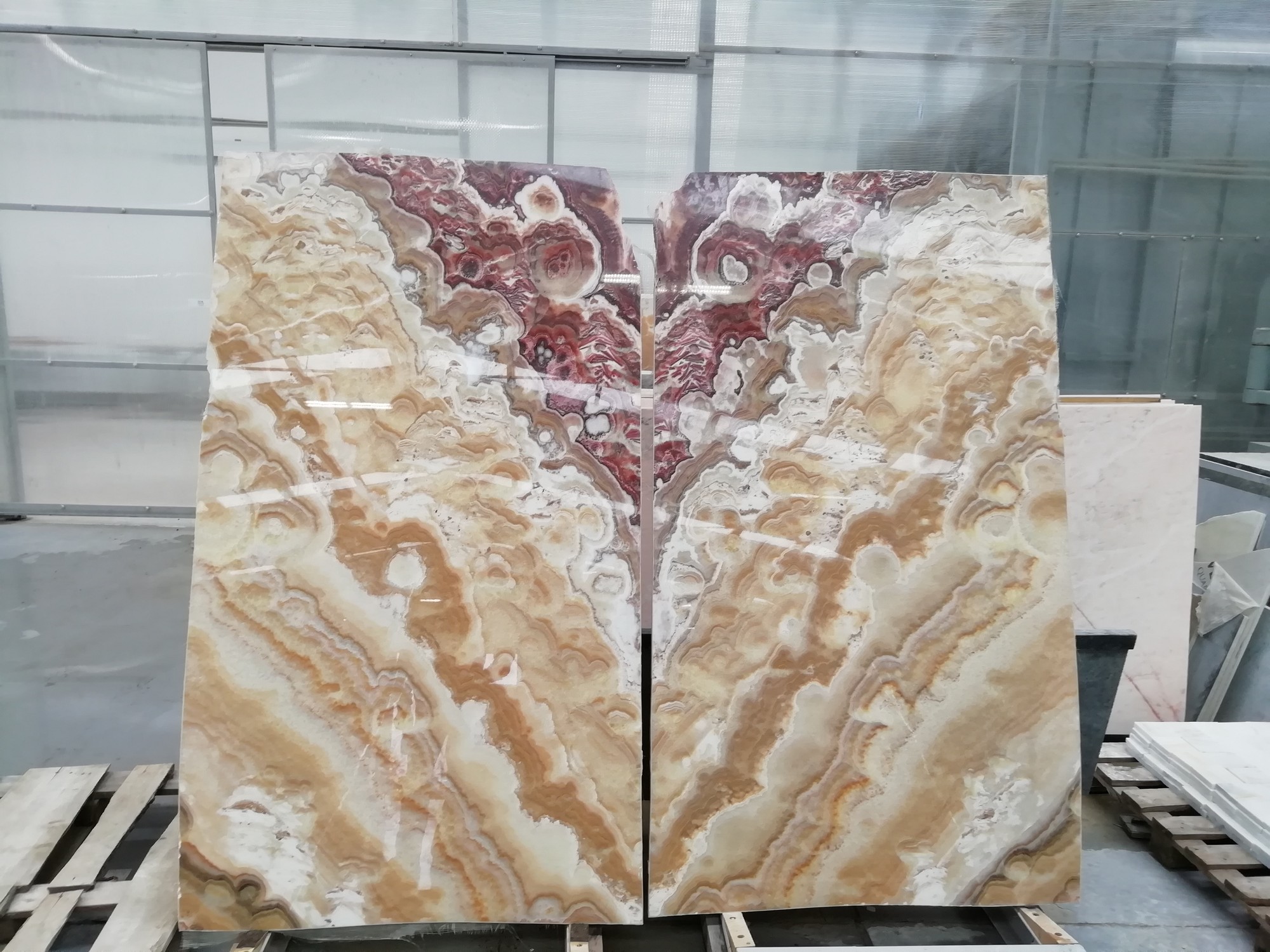  Nuvola Onyx Marble 20 mm Оникс, Белый, Коричневый, Желтый, Красный
